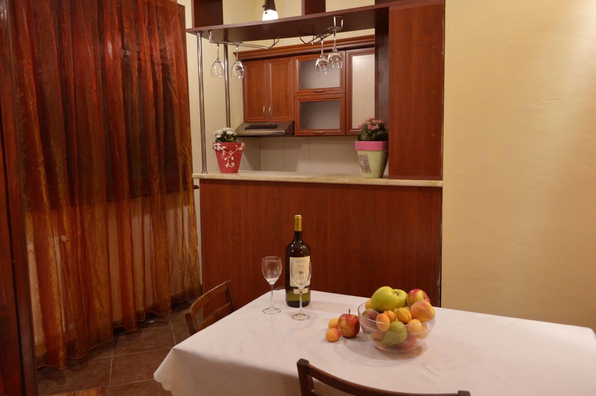 Patio Hostel Tbilisi Ngoại thất bức ảnh