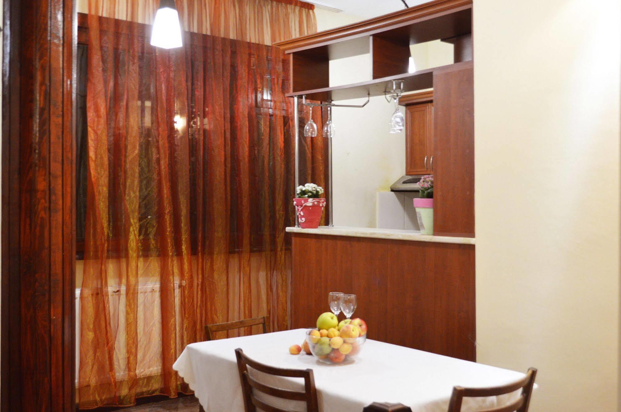 Patio Hostel Tbilisi Ngoại thất bức ảnh